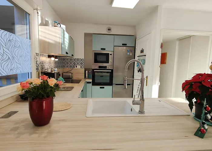 Spacious Nest With Terrace And Shared Pool