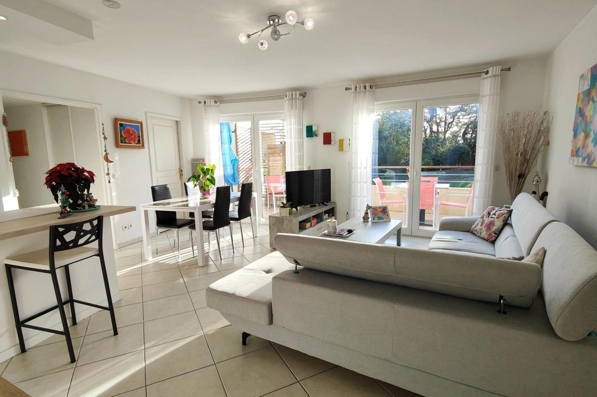 Appartement Spacious Nest With Terrace And Shared Pool *
