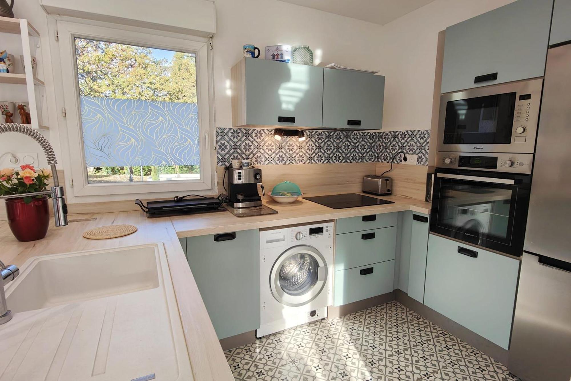 Spacious Nest With Terrace And Shared Pool *